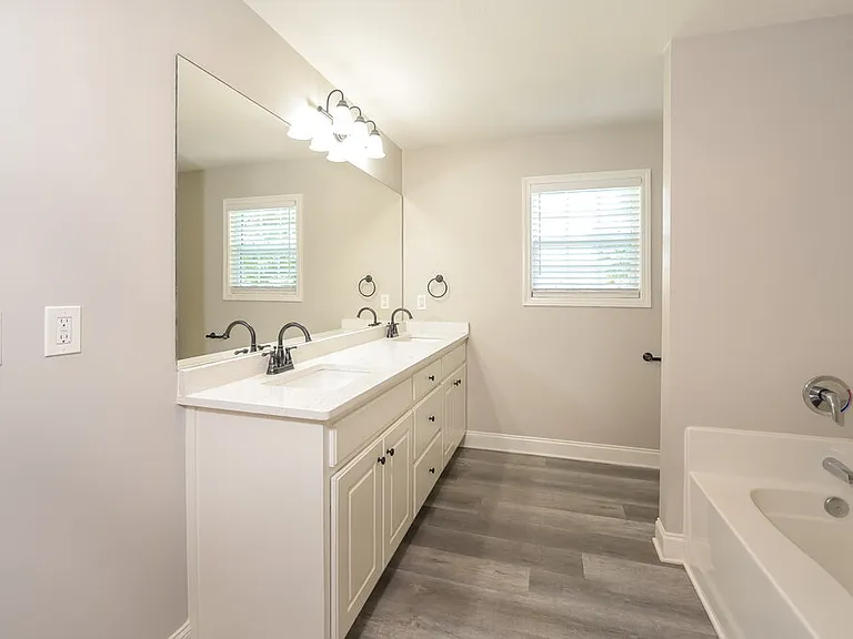 368 Embassy Dr — Photo 11