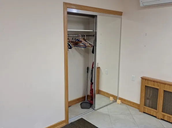 (undisclosed Address), Fresh Meadows, NY 11365