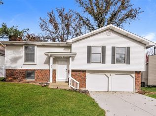 22 Pilot Hill Dr, Saint Peters, MO 63376