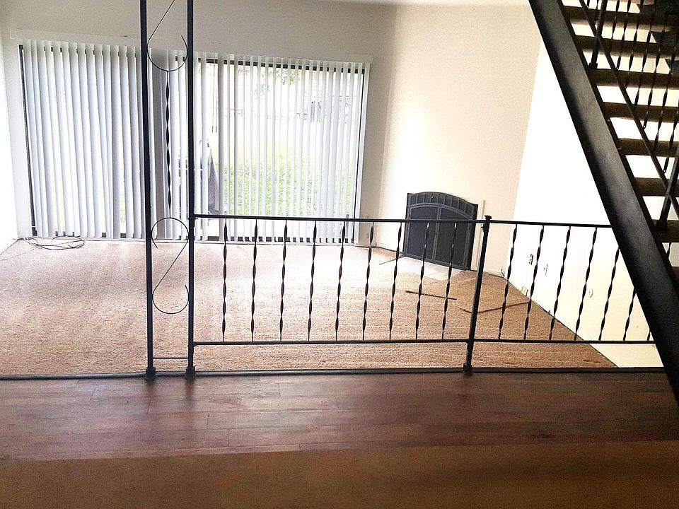 1st image of 550 Warren St #0f57886ac