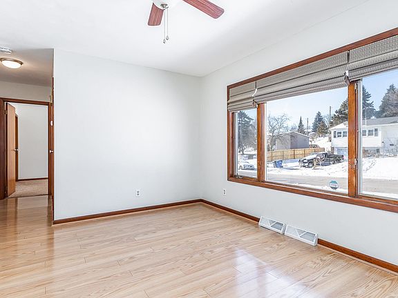 3rd image of 2548 Marywood Dr