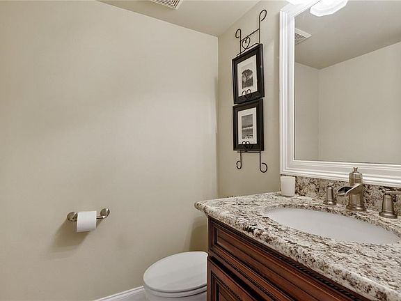 4th image of 1800 Rivertree Ct