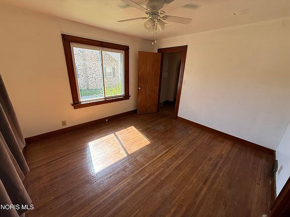 5th image of 2643 W Alexis Rd