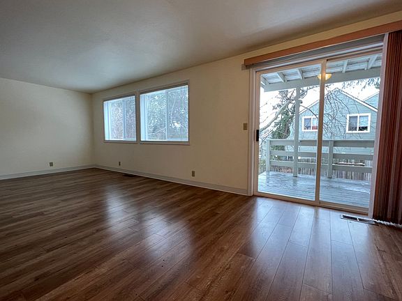 2nd image of 620-622 Scenic Dr