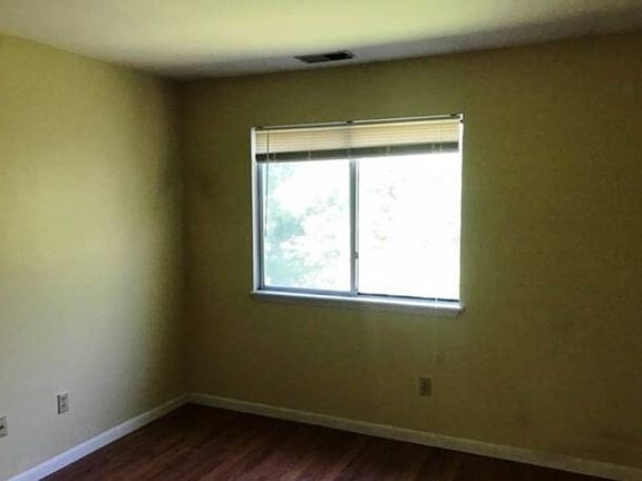 5th image of 119 Gregory Ct #119