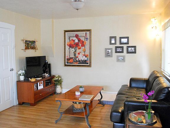 4th image of 861 E 1300 S APT A