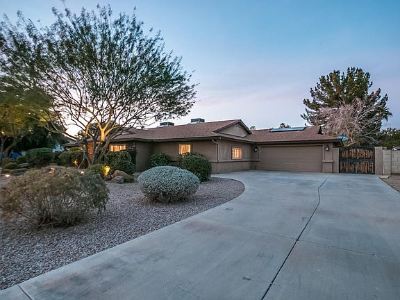 Primary driveway, oversized garage!