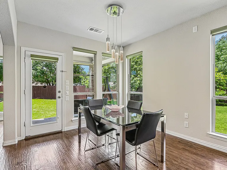 1828 Houghton Dr — Photo 12