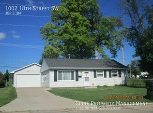 1002 18th St SW, Cedar Rapids, IA 52404