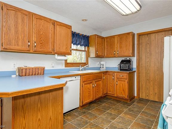 4th image of 11091 Cottingham Cir NW