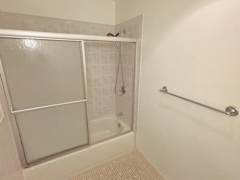 750 Quaker Ln #311 — Photo 10