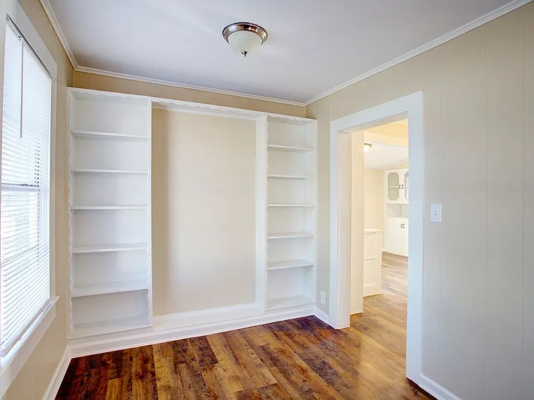 1308 Joslin St — Photo 6