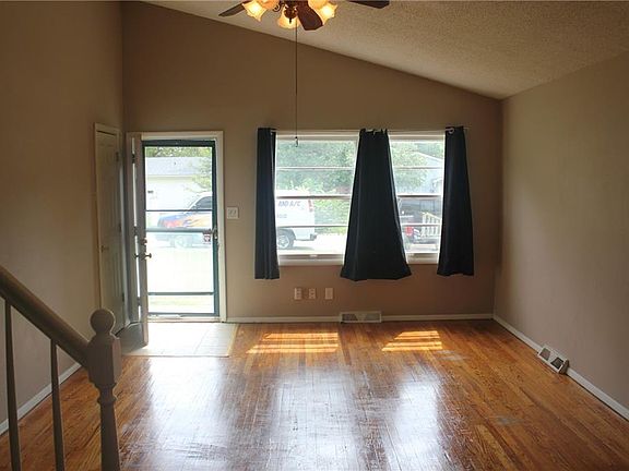 3rd image of 11314 Booth Ave