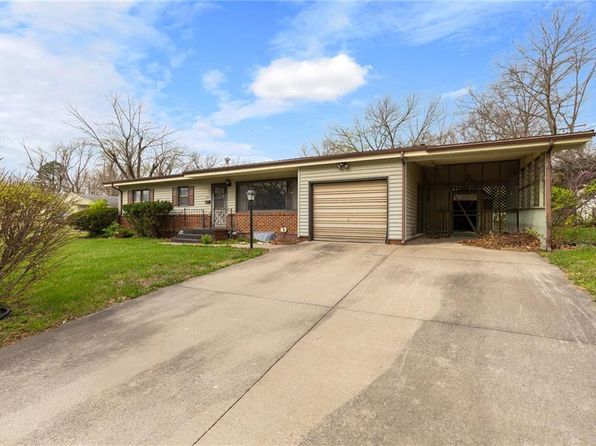 601 Westside Dr, Knob Noster, MO 65336
