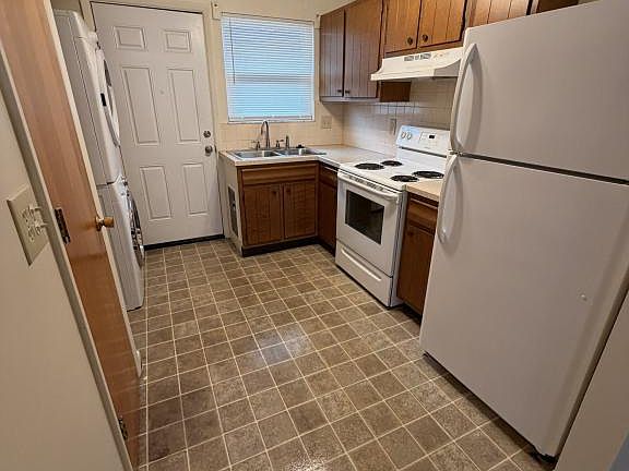 4th image of 180 Ohio Ave APT 9