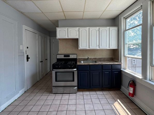 146 Dayton St #2L