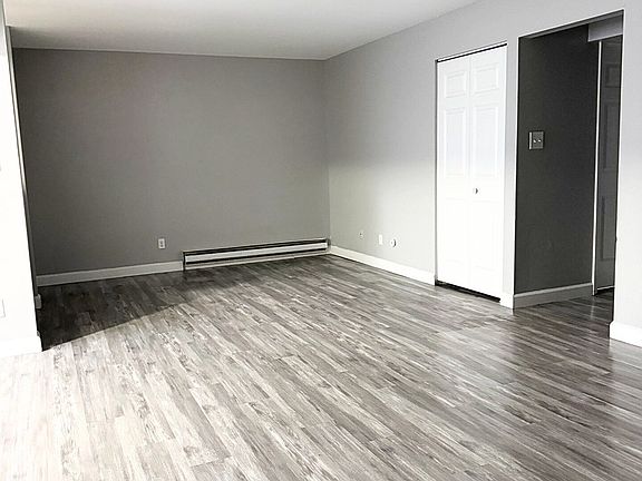 4th image of 621 Crescent Dr #D36808daf
