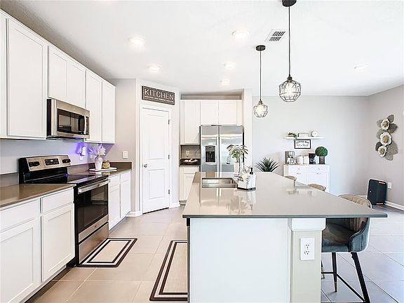 3rd image of 1042 John Jacob Rd