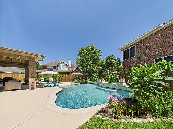 4th image of 1558 Tahoe Court