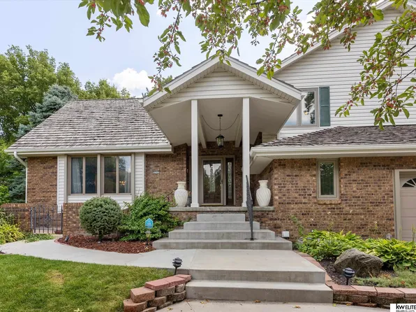 9909 Harney Pkwy S, Omaha, NE 68114