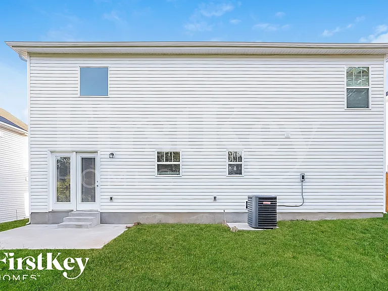 2116 Preserve Cir — Photo 18