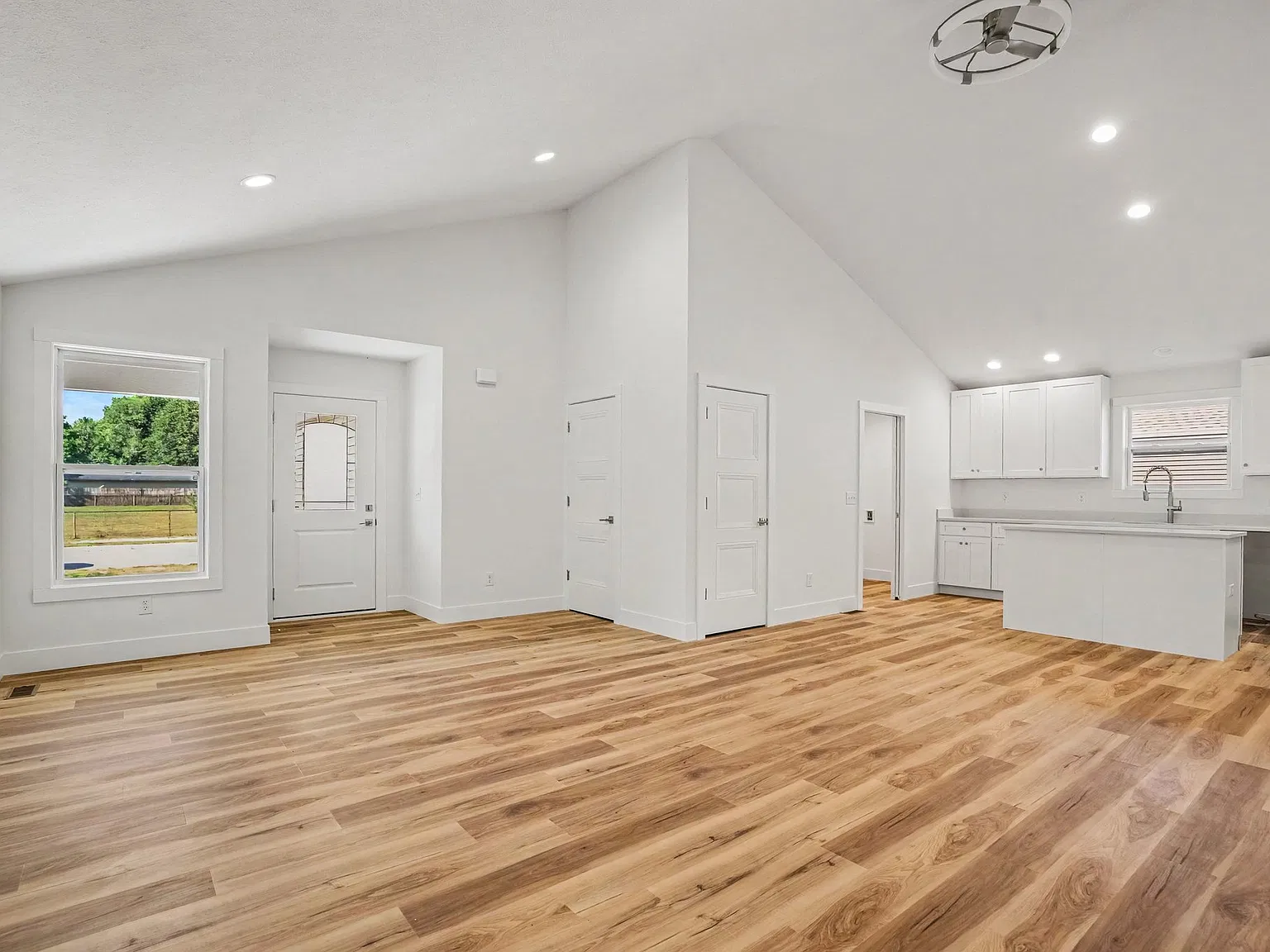 3 bed, 1473 sqft, $2,250 — Photo 3