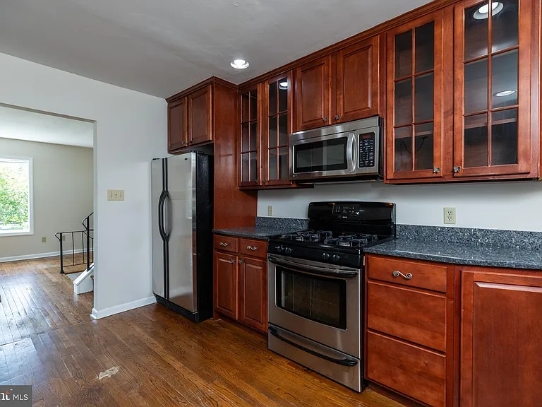 6013 Madeline Dr — Photo 18