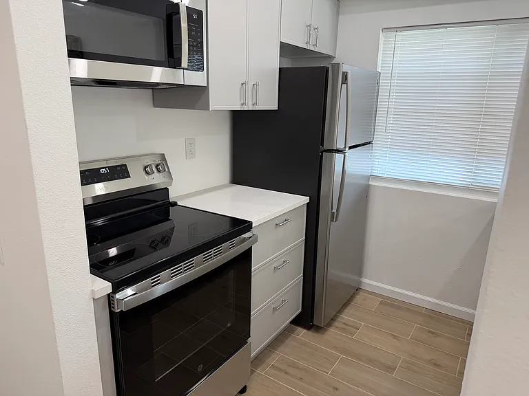 1507 S Raitt St #91 — Photo 3
