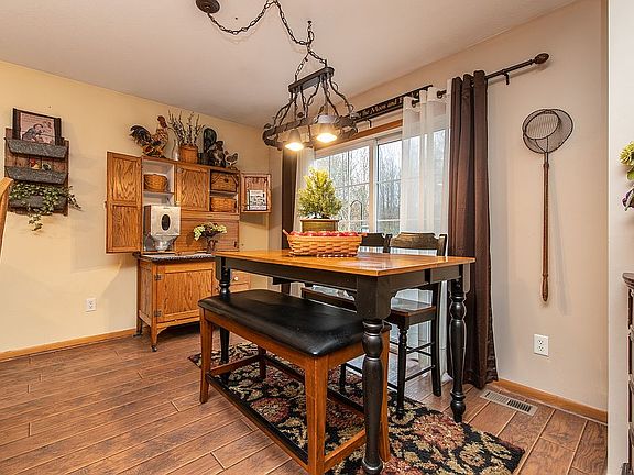 5th image of 15403 Royal Oak Dr