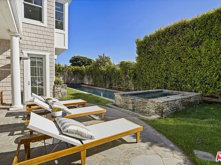 7335 Birdview Ave — Photo 66