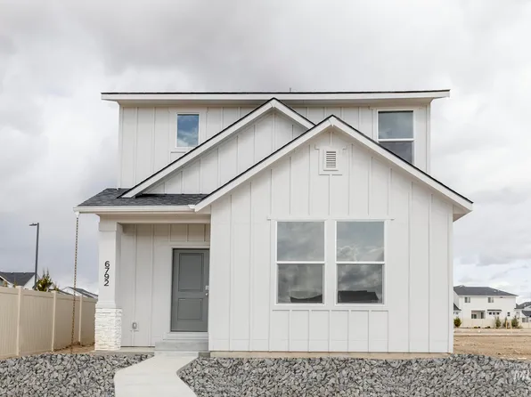 6792 W Redwood Creek Dr, Meridian, ID 83646