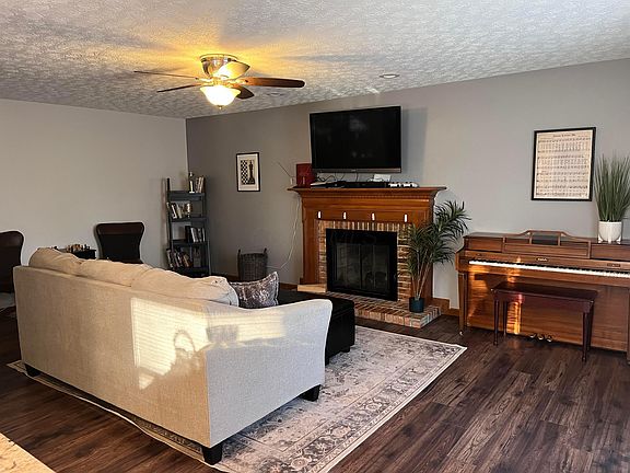 3rd image of 1160 Riva Ridge Blvd