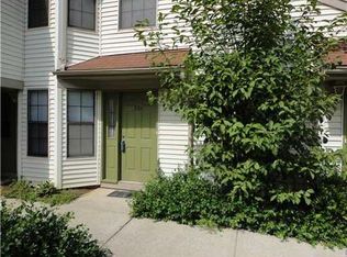 301 Sunshine Ct, Parlin, NJ 08859