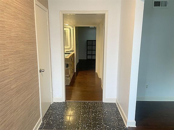 4th image of 9916 Fieldcrest Dr
