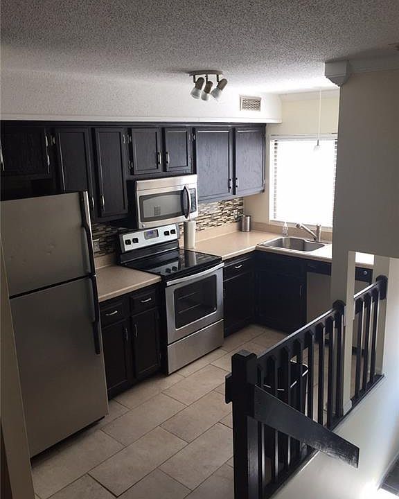 2nd image of 40 Crest St APT 3