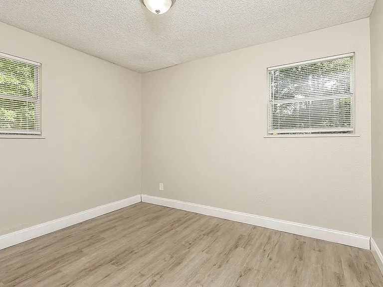 6813 Tinkerbell Ln — Photo 11
