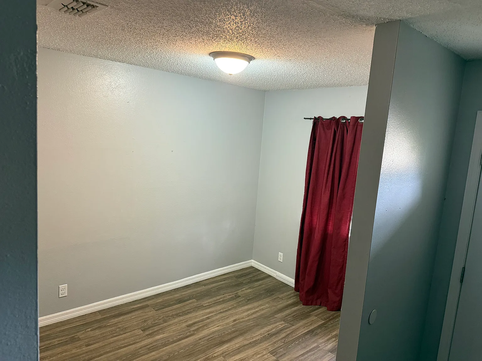 2 bed, 1000 sqft, $1,200 — Photo 2