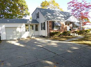 195 Long St, Warwick, RI 02886