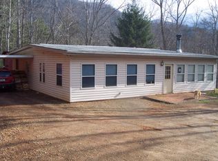 131 W Lake Charles Rd, Franklin, NC 28734