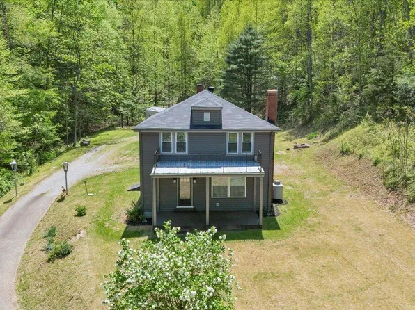 215 Heatherwood Dr, Boones Mill, VA 24065