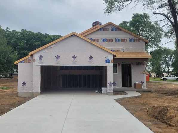 860 Crooks St, Belding, MI 48809