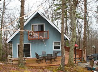 120 Swallow Ct, Bushkill, PA 18324