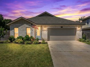 57 5th St, Shalimar, FL 32579