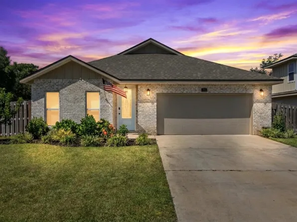 57 5th St, Shalimar, FL 32579