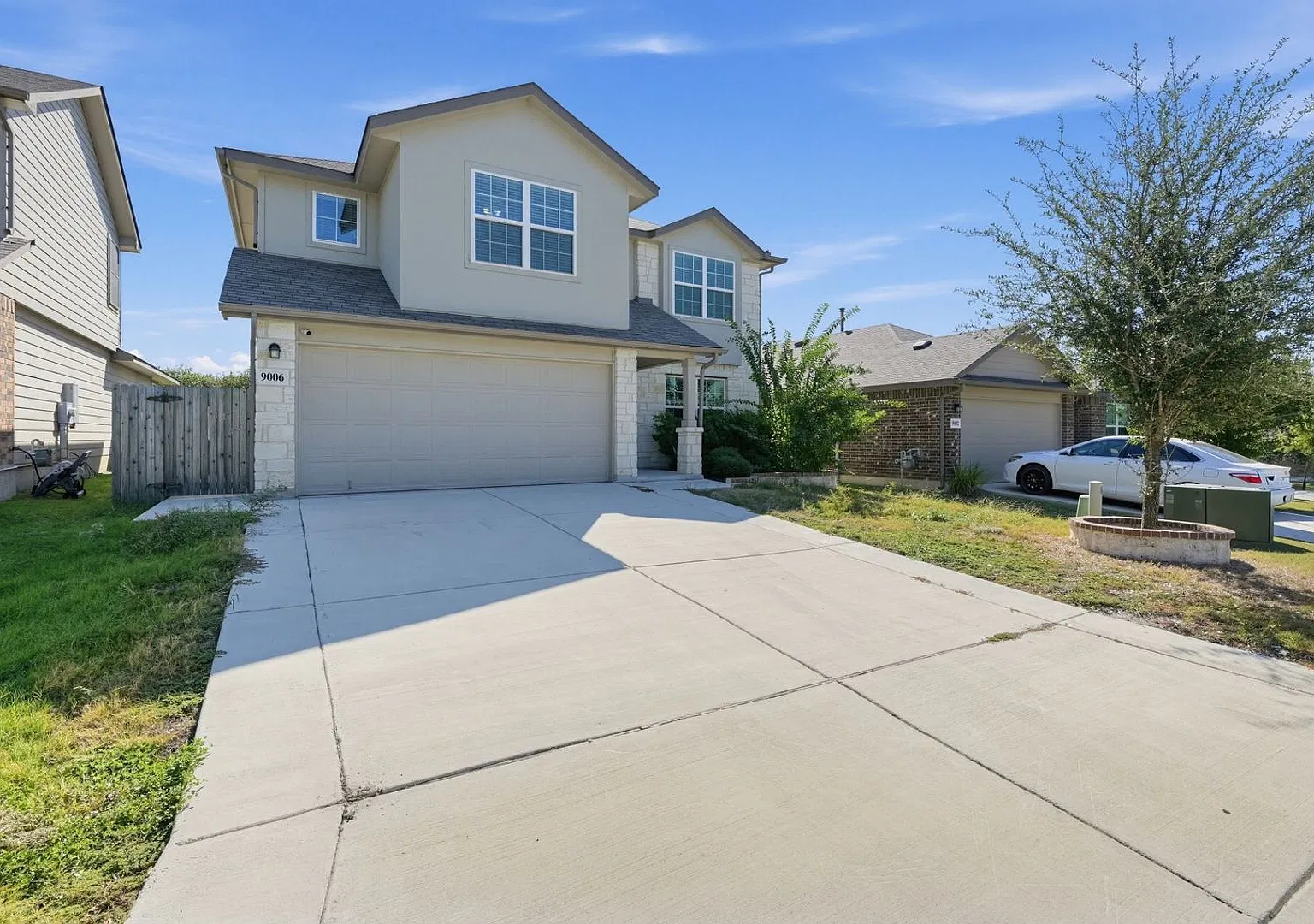 Spacious 5BR Home for Rent | Huge Sunroom | Solar Panels | Pool & Sports Courts | Pet Friendly | ... — Photo 3