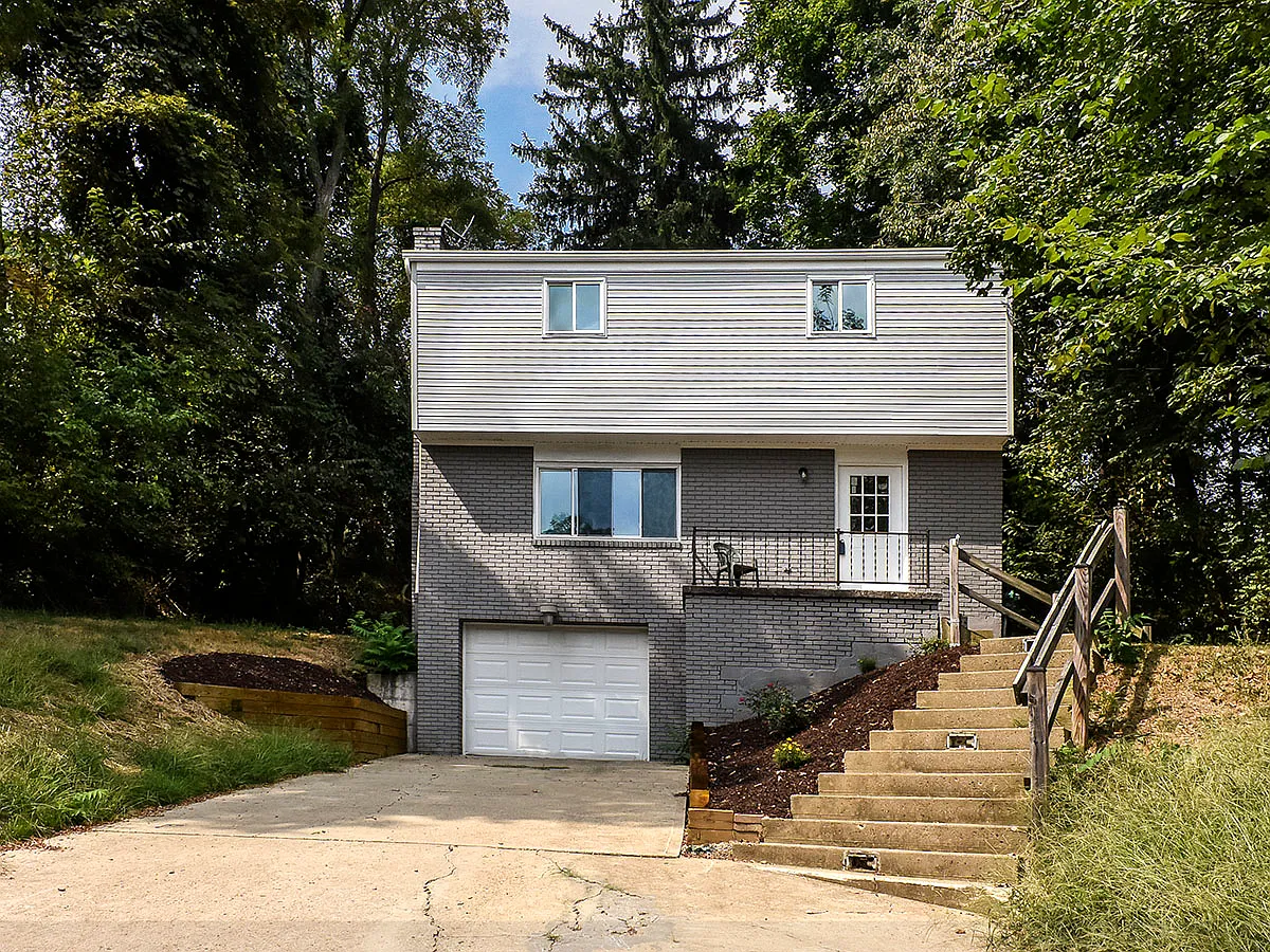 6338 Churchill Rd photo 1