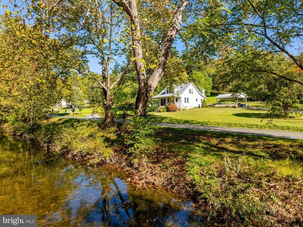 562 Wolf Gap Rd, Edinburg, VA 22824