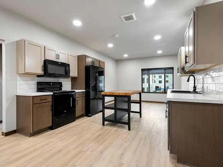 Trails Head Townhomes — Photo 4