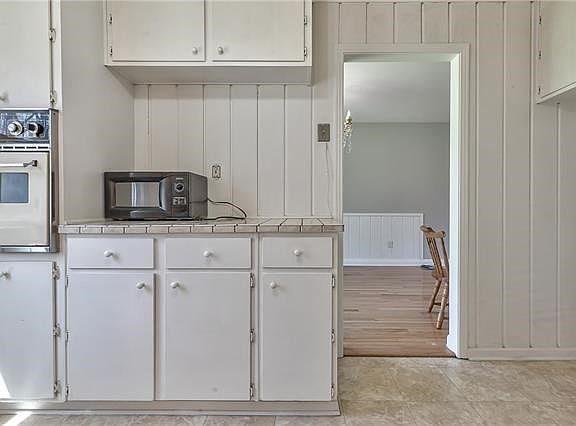 4th image of 3611 Kings Hwy