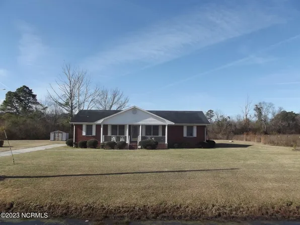 452 Clinic Circle Drive, Rose Hill, NC 28458